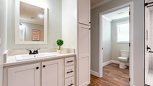 Disciple Series / The Jeremiah Bathroom 149044