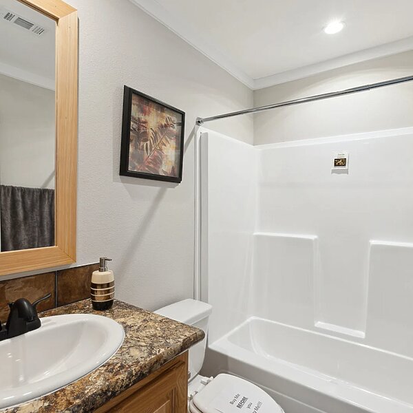 Compact Cabin / 130-1660H22101 Bathroom 113120