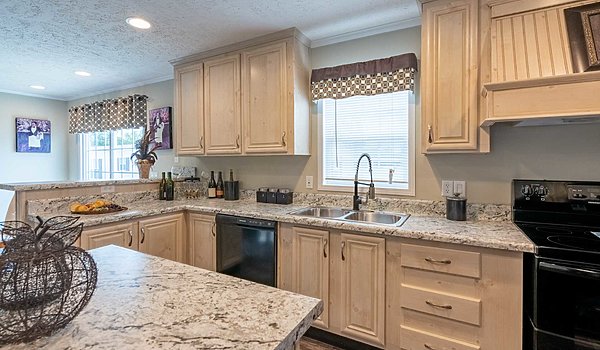 Bolton Homes DW / The Chartres Kitchen 36635