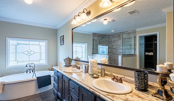 Bolton Homes DW / The Royal Bathroom 36708