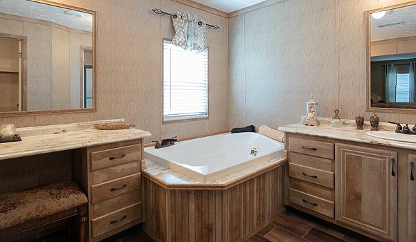 Bolton Homes DW / The Carrollton Bathroom 30057