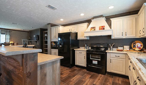 Bolton Homes DW / The Carrollton Kitchen 30042