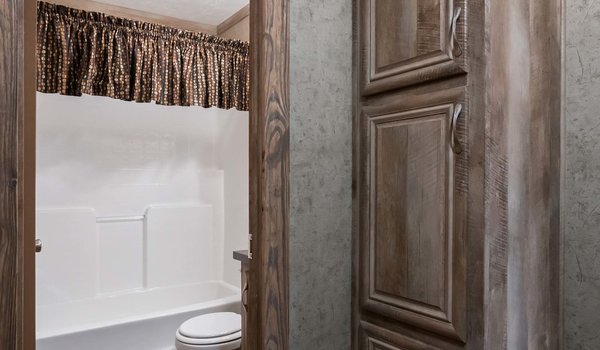 Bolton Homes DW / The Poydrus Bathroom 27354