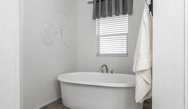 MD 32' Doubles / MD-60-32 Dakota Bathroom 115864