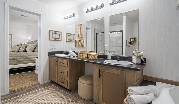 MD 28' Doubles / MD-56 Bathroom 115888