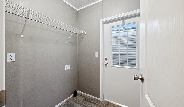 MD Singles / MD-116 Lakeside Interior 126462