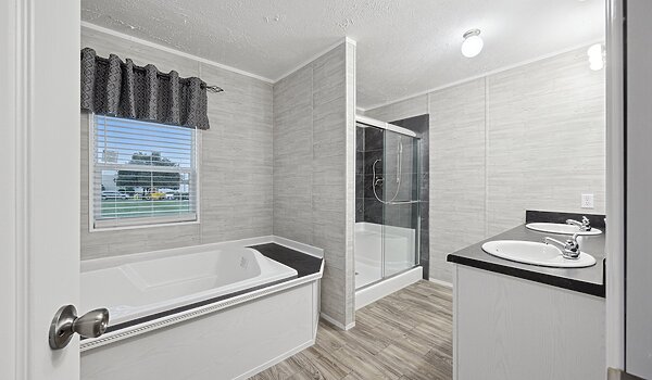 MD Singles / MD-116 Lakeside Interior 126458