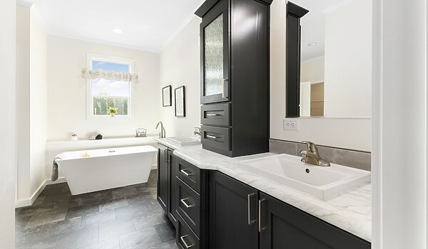 Westlake Sapphire / SA28684A Bathroom 117512