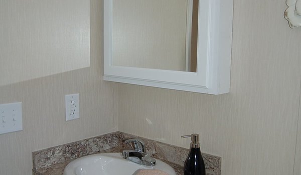 Single-Section Homes / G-618 Bathroom 31440