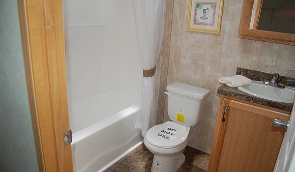 Single-Section Homes / NETR G-613 Bathroom 31697