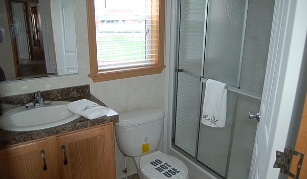 Single-Section Homes / NETR G-613 Bathroom 31696