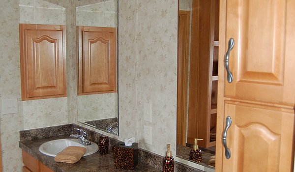 Ranch Homes / G-1883 Bathroom 53682