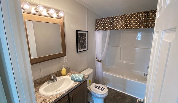 Ranch Homes / NETR G-3467 Bathroom 53697