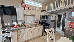 Country Manor / 100174 Kitchen 75975