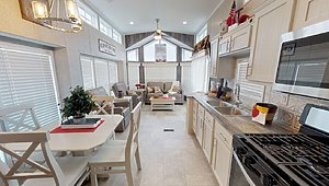 Country Manor / 100174S Kitchen 76095