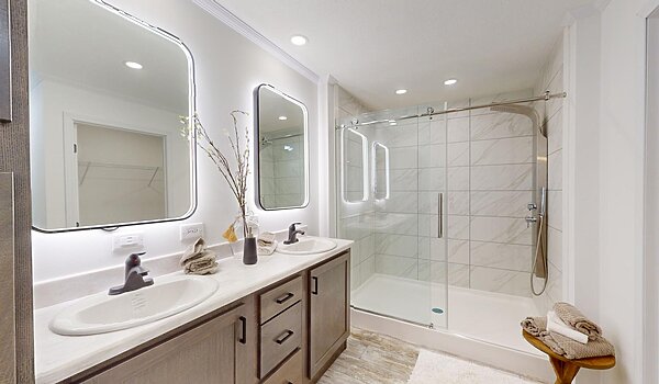 Inspiration LE (MW) / Ives 24033 Bathroom 93500