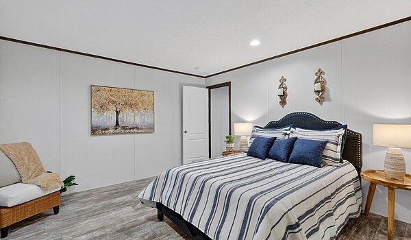 Essence / Rainier 27505 Interior 121717