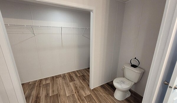 Essence / McKinley 28603A Bathroom 150500