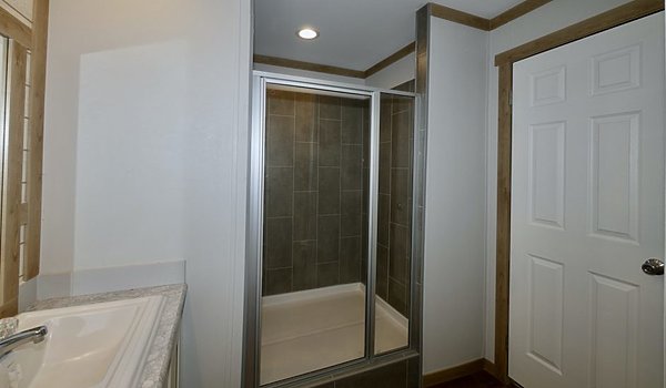 Single Section / Isabel 9676 Bathroom 66313