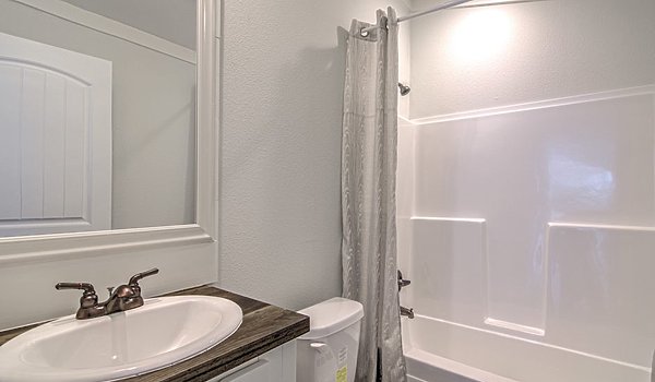 Single Section / Opal 5663 Bathroom 64998