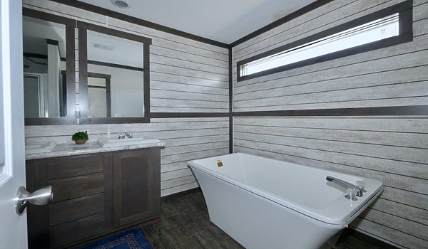 Single Section / Tiffany J76K Bathroom 65495