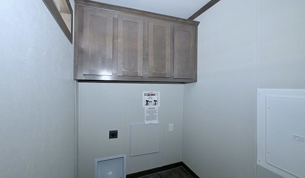 Single Section / Tiffany J76K Utility 65498