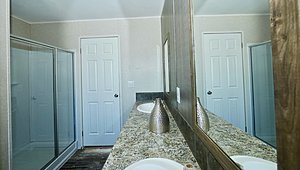 Multi Section / Magnificent 7 2323 Bathroom 65515