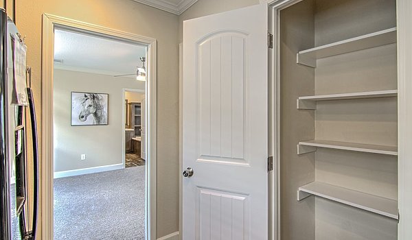 Single Section / Gold Spur 5616 Kitchen 66413