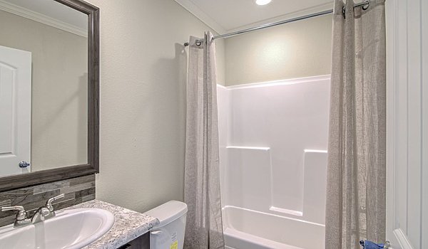Single Section / Gold Spur 5616 Bathroom 66429