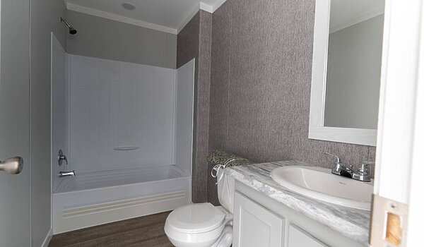 Acorn / Silverado 2348 Bathroom 118252