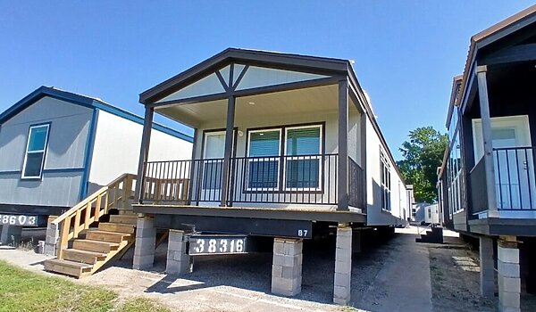 LOT SPECIAL! / Seabreeze **$65,843** Interior 119246