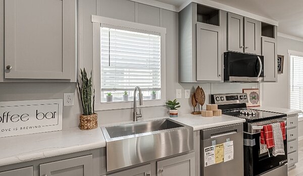 RICH LIKE MAHOGANY / $140,650** Interior 133336