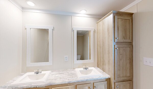 Meridian Summit / Overlook 16763B Interior 135241