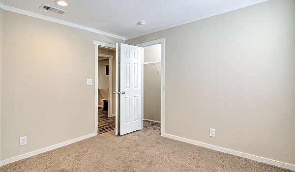 Meridian Apex / McKinley 32764A Bedroom 135744