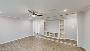 Meridian Apex / Everest 28564A Interior 135785