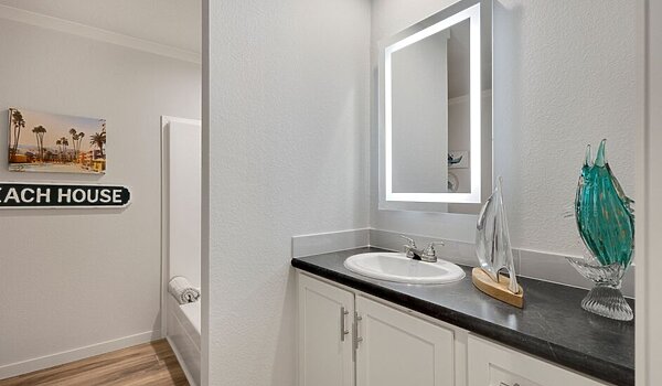 Diamond Series / Hope R76E Interior 119011