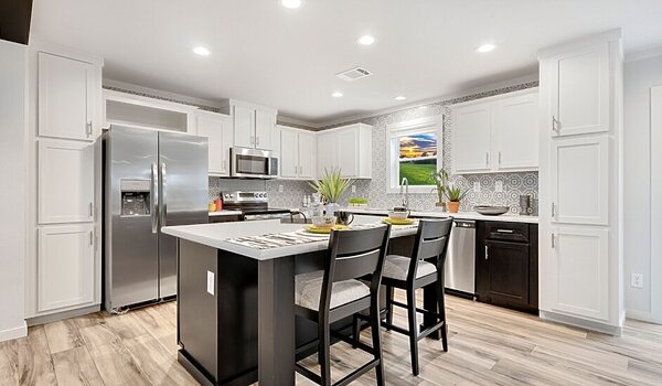 Diamond Series / Hope R76E Interior 118994