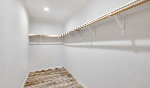 Diamond Series / Hope R76E Interior 119014