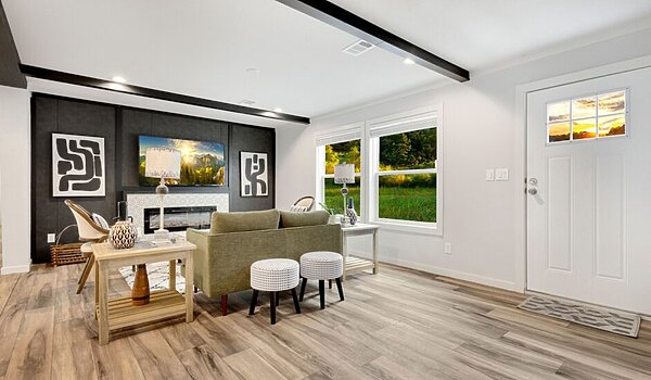 Diamond Series / Hope R76E Interior 119000