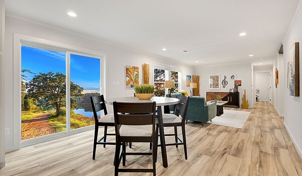 Diamond Series / Hope R76E Interior 119002