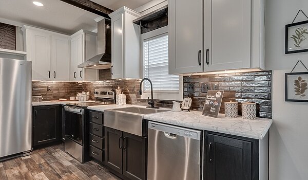 Answer House / 28604A Interior 127188