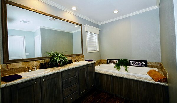 Meridian Prime Series / de Vaca 440MP32643A Interior 134000