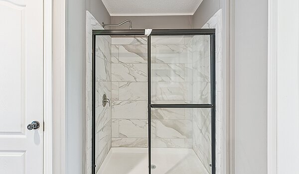 DD Extreme / Silverado L-2523H Bathroom 145583