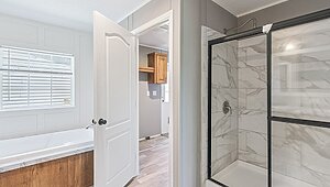 DD Extreme / Silverado L-2523H Bathroom 145586