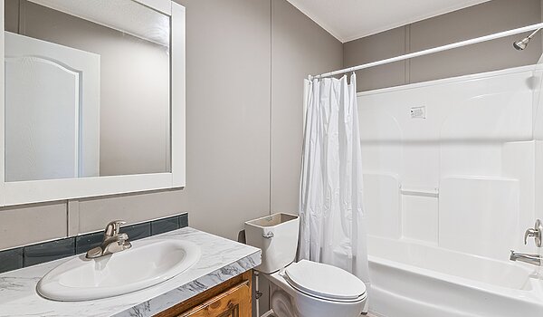 DD Extreme / Silverado L-2523H Bathroom 145588