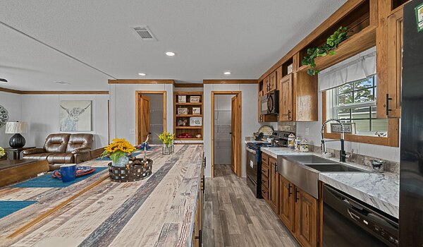 Signature Oaks / Double Pantry L-2563H Kitchen 145557