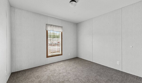 Signature Oaks / Double Pantry L-2563H Bedroom 145572