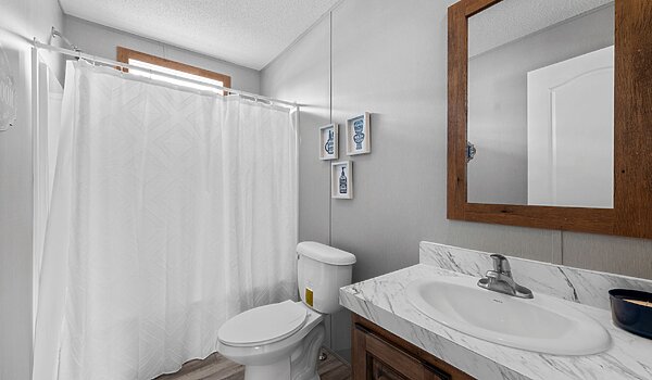 Signature Oaks / Double Pantry L-2563H Bathroom 145584