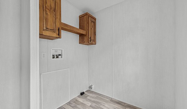Signature Oaks / Double Pantry L-2563H Utility 145591