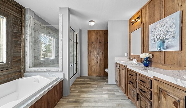 Signature Oaks / Double Pantry L-2563H Bathroom 145587